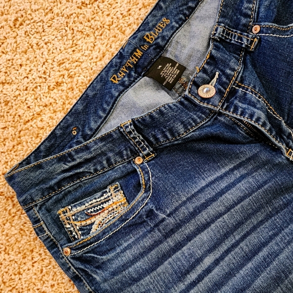 Rhythm in Blues Capri Jeans - Picture 6 of 8